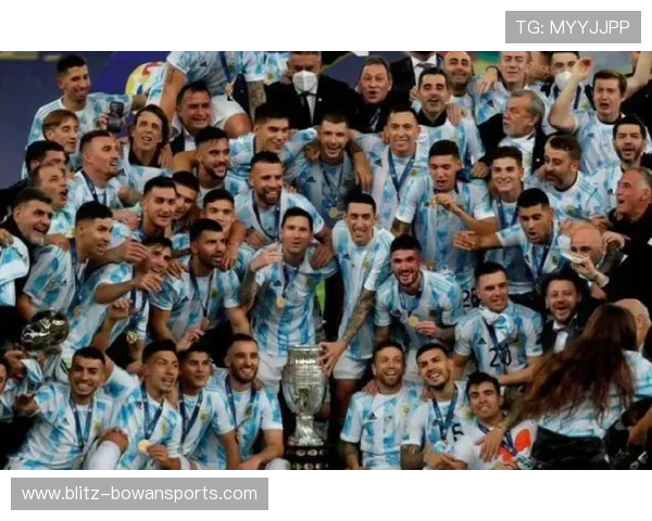 五大足球传奇球星揭晓他们的成就与传奇瞬间，共同塑造现代足球的辉煌历史